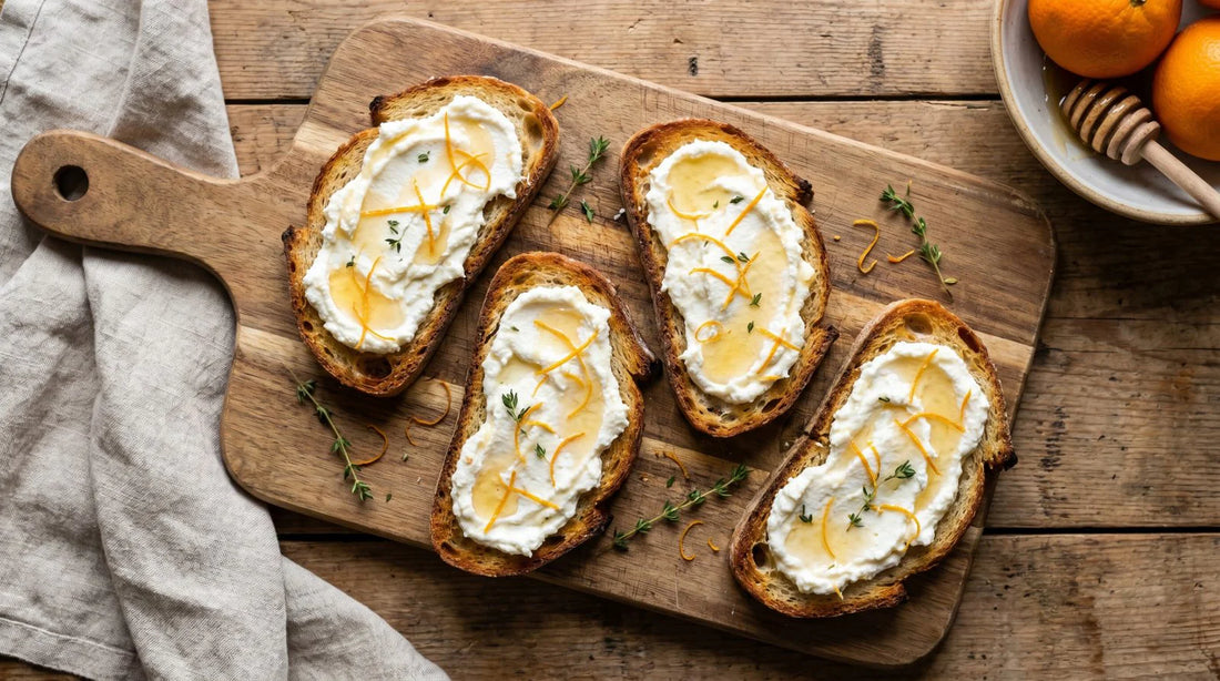 Bruschette con ricotta, scorza d'arancia e miele
